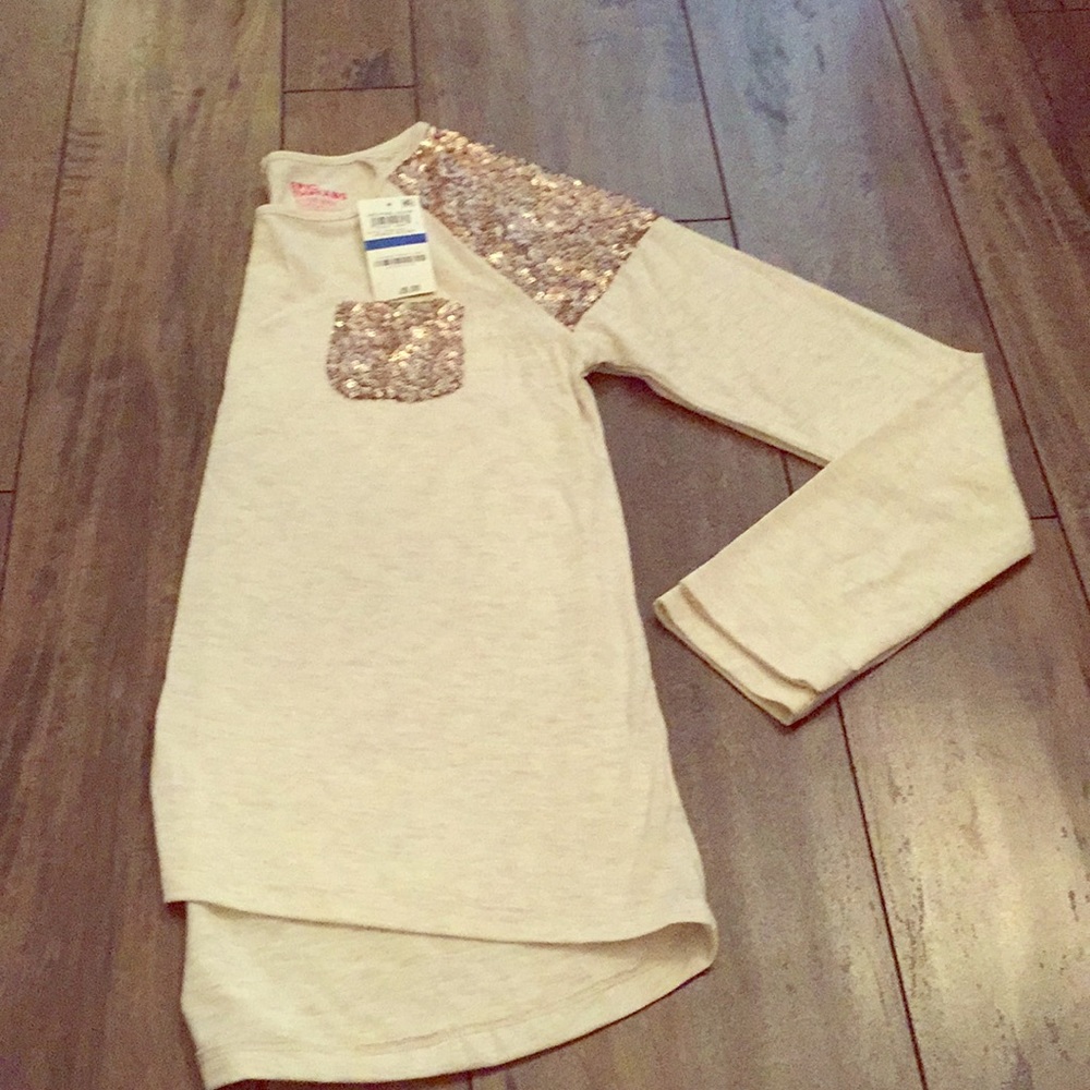 Brand new pretty shirt !